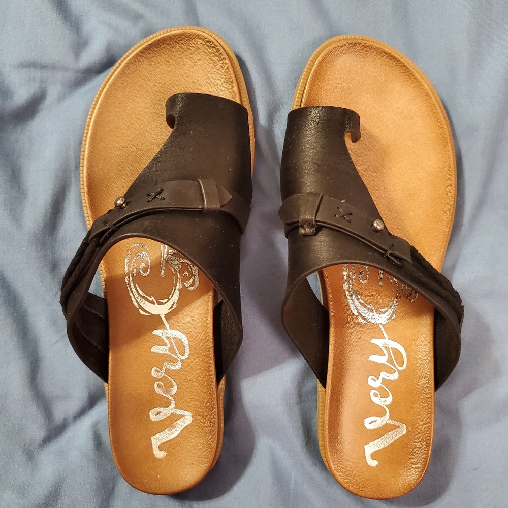 New black sandals